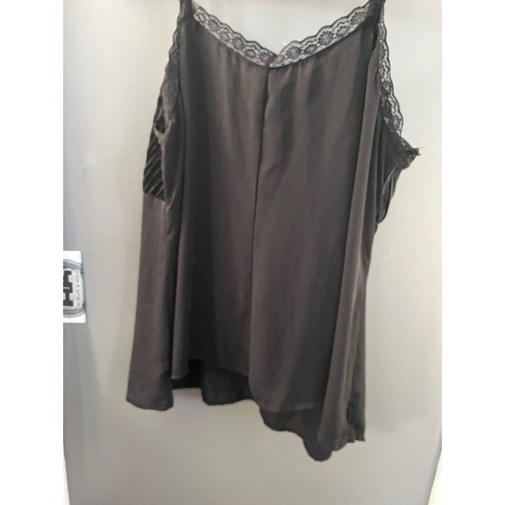 Torrid size 1 black satin and lace cami tank top - Picture 4 of 4